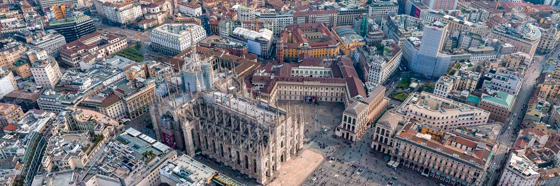 Ricevo nel mio studio di Milano